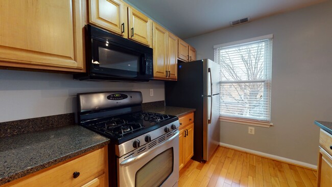 Foto del edificio - Large Logan Circle One Bedroom W/Private B...