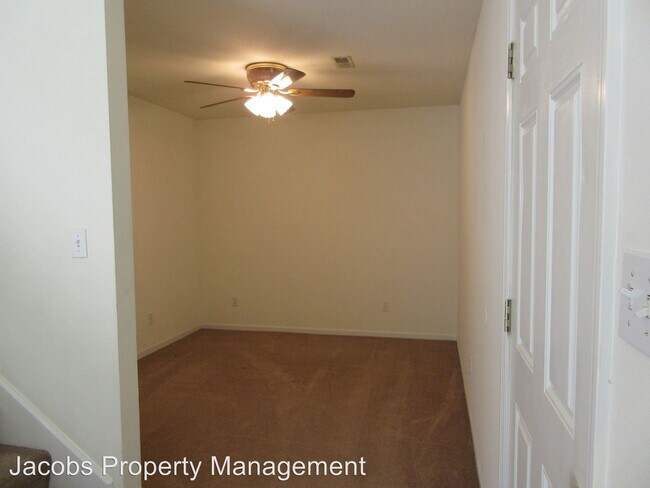 Building Photo - 1720-1722 Juniper Dr