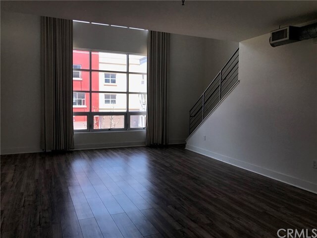 Building Photo - 716 N Santiago St