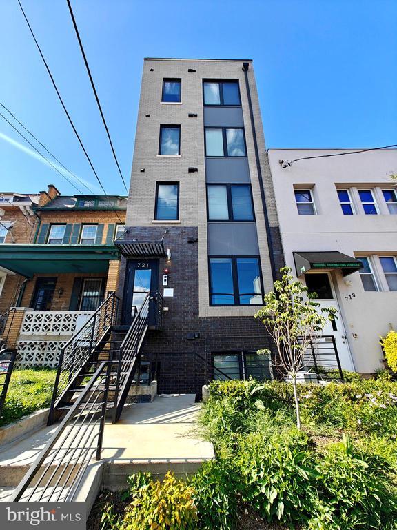 Building Photo - 721 Kennedy St NW