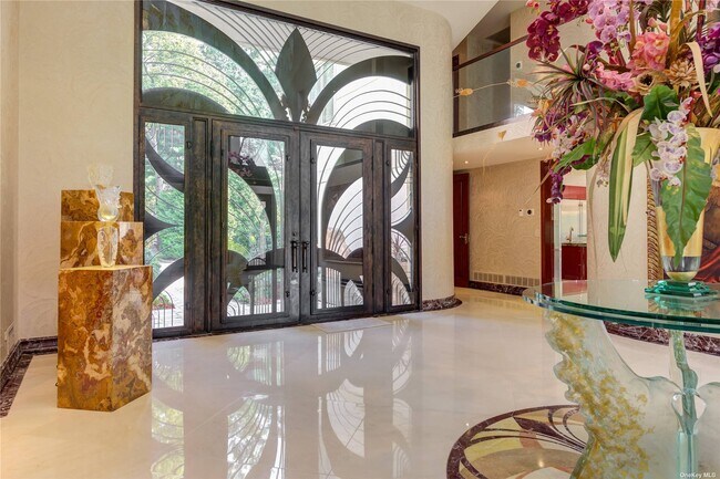 Foto del edificio - 415 Berry Hill Rd