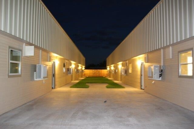 Foto del edificio - 350 W Ave L