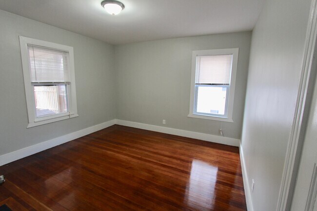 Foto del edificio - 137 Pleasant St