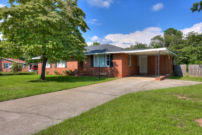 Building Photo - 4406 Traylor St