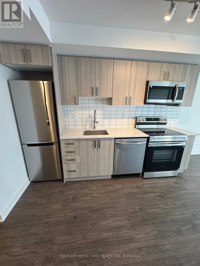 Photo du bâtiment - 1010 Sandy Beach Rd