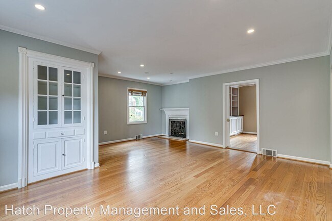Building Photo - 3 br, 3 bath House - 2836 Meadow Lane