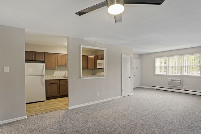 Living room/Dining Room - Penn-Weldy