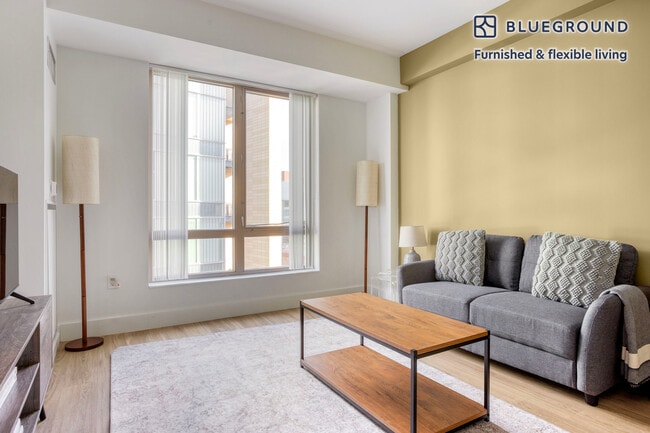 Building Photo - 285 Third Street-SI FL5-ID1010