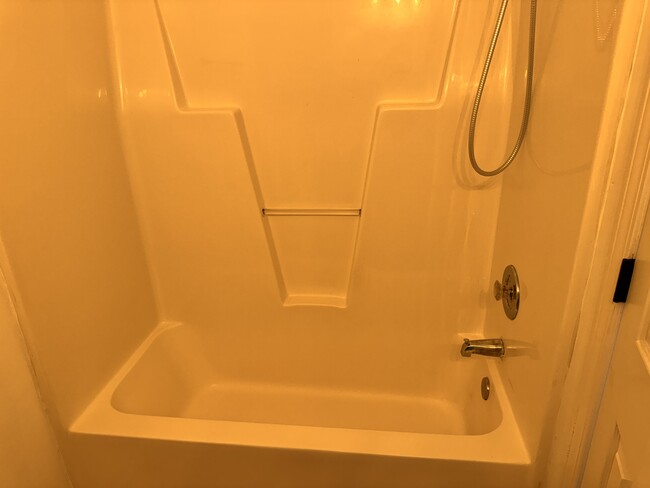 Foto del edificio - 7108 Thurgood Rd