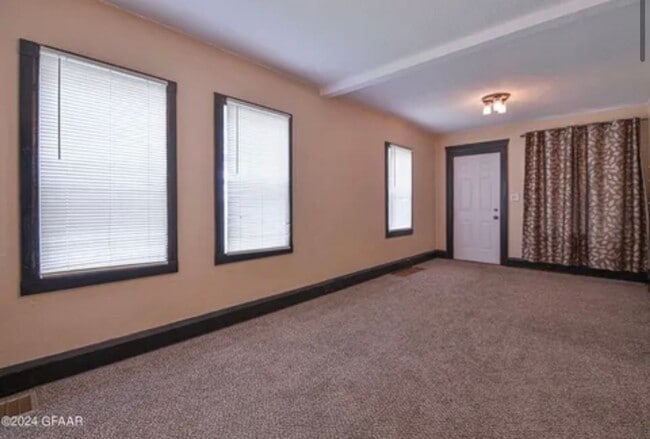 Building Photo - Adorable Single Family Home - 3 bedroom/1 bathroom!