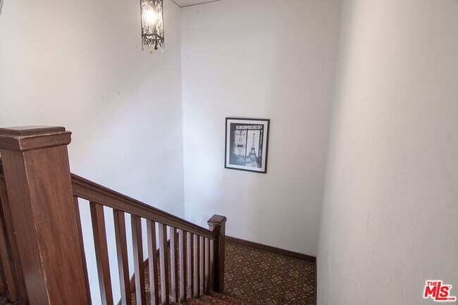 Foto del edificio - 170 1/2 S Sycamore Ave