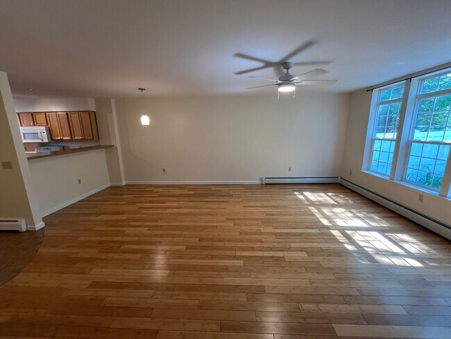Foto del edificio - Spacious  South Burlington Townhouse for Rent - Available 7/1