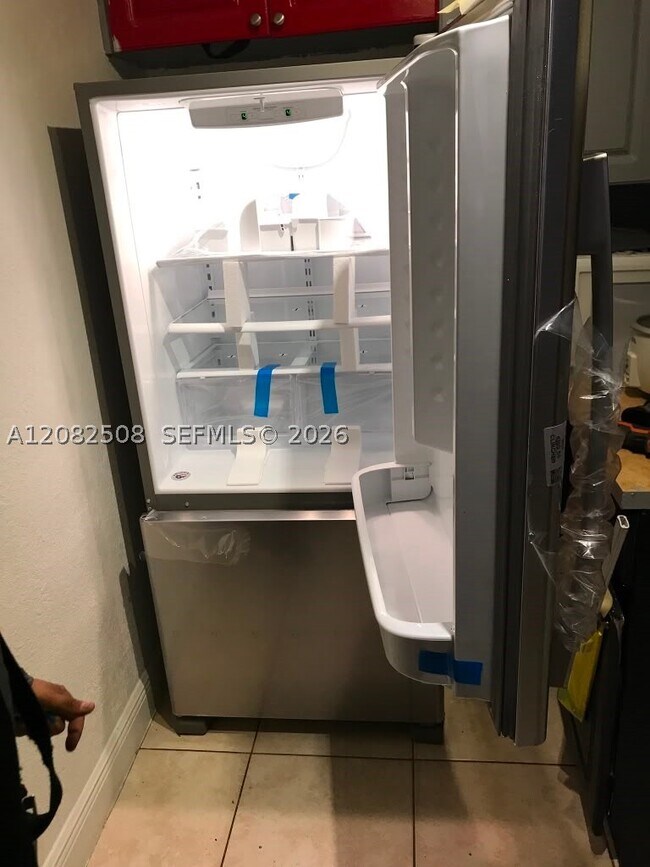 Foto del edificio - 7000 NW 186th St