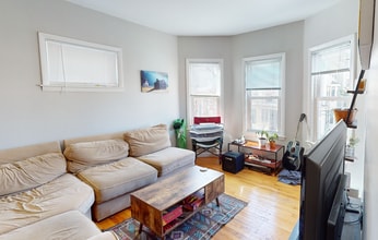 Building Photo - 23 Tufts St