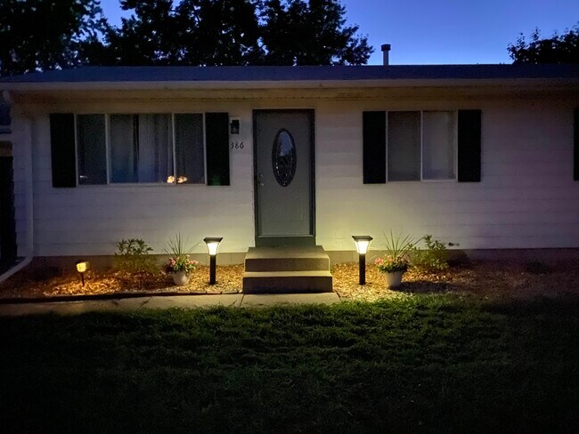 Building Photo - 386 1st Ave SE