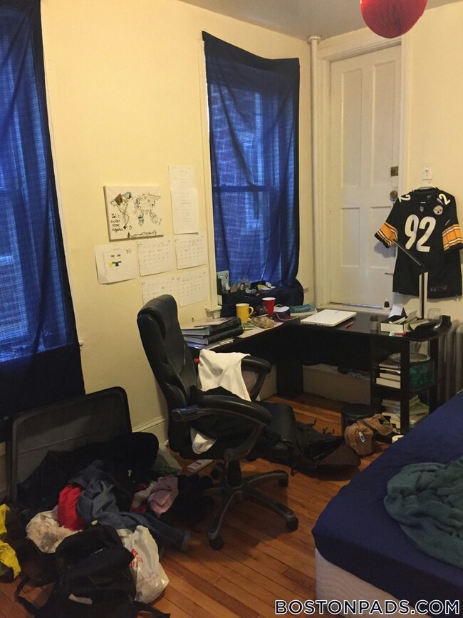 Building Photo - 324 St Paul St