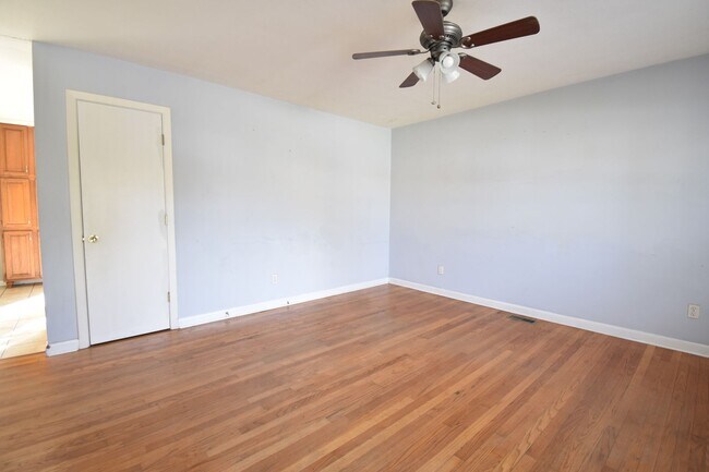 Building Photo - Coming Soon 3 Bedroom 2 Bathroom Home