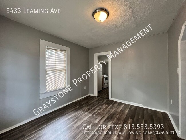 Building Photo - 2 Bed, 1 bath rental available in Jacksonv...