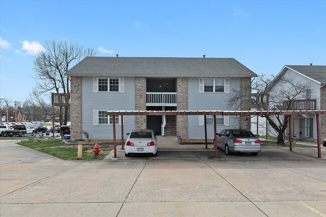 Building Photo - 2636 Villa Park Dr