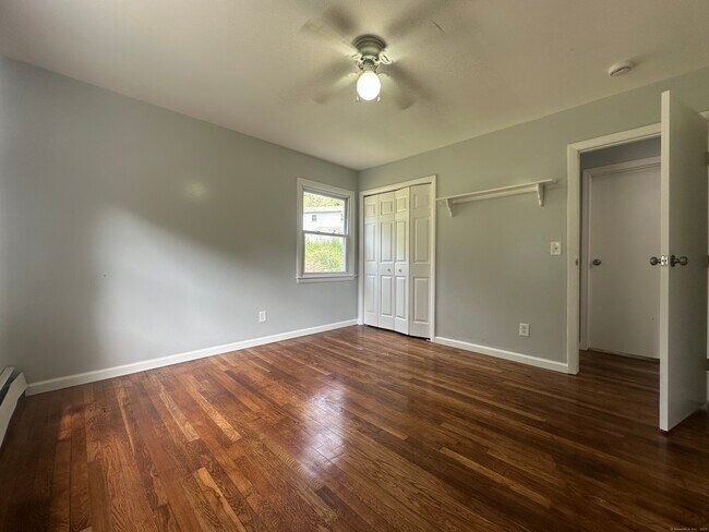 Foto del edificio - 74 Chittenden Rd