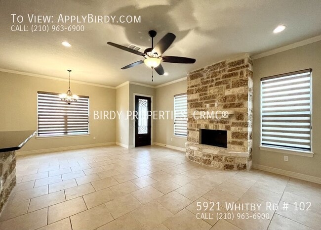 Building Photo - **2 Story, 3 Bed, 3.5 Bath Home Located Ne...