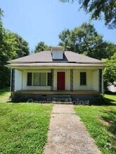 Building Photo - 509 E Holly St