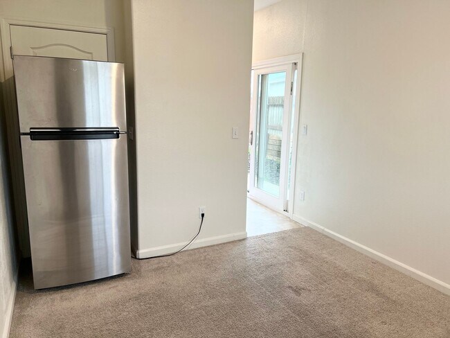 Foto del edificio - 4250 Lasalle Dr