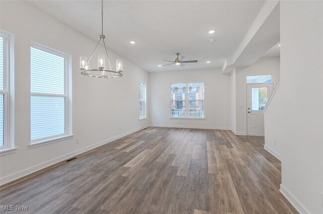 Foto del edificio - 2253 E 97th St