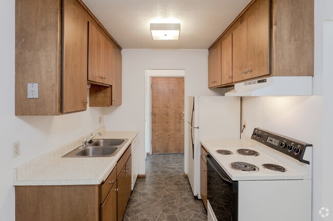 Cocina de la unidad de 2 habitaciones - Chateau Royal Apartments