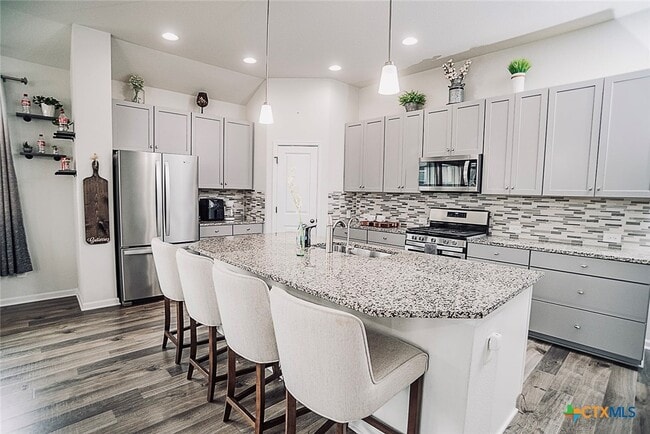 Foto del edificio - 688 Bridgestone Way