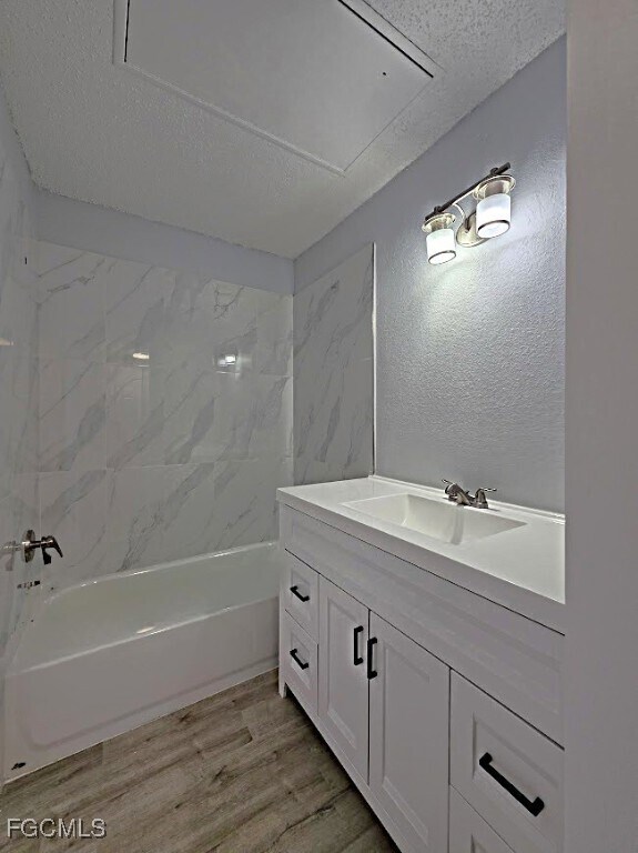 Foto del edificio - 12500 Equestrian Cir