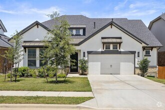 Building Photo - 6908 Empresa Dr