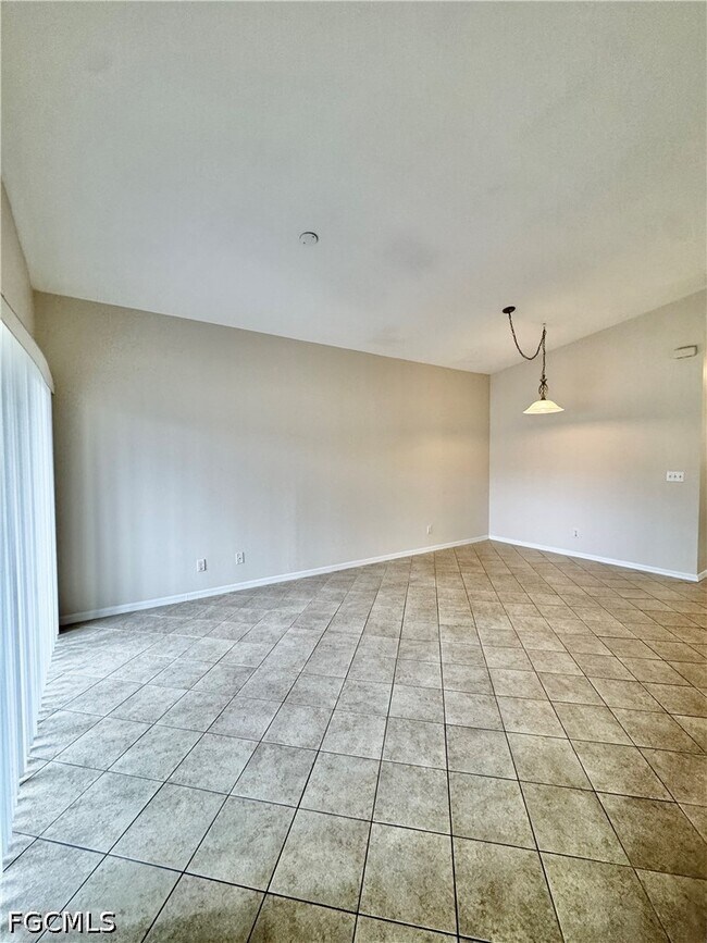 Building Photo - 4128 Bellasol Cir
