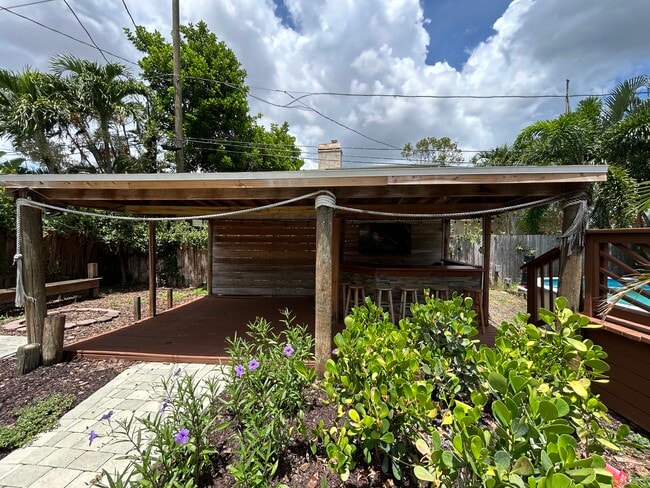 Building Photo - 141 81st Ave N