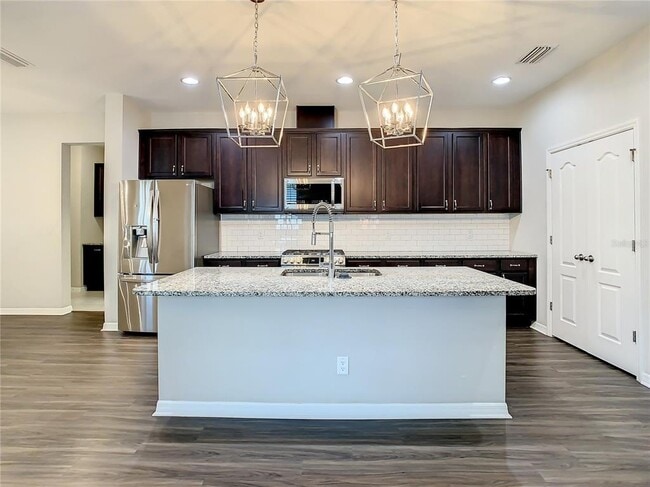 Building Photo - 14912 Caravan Ave