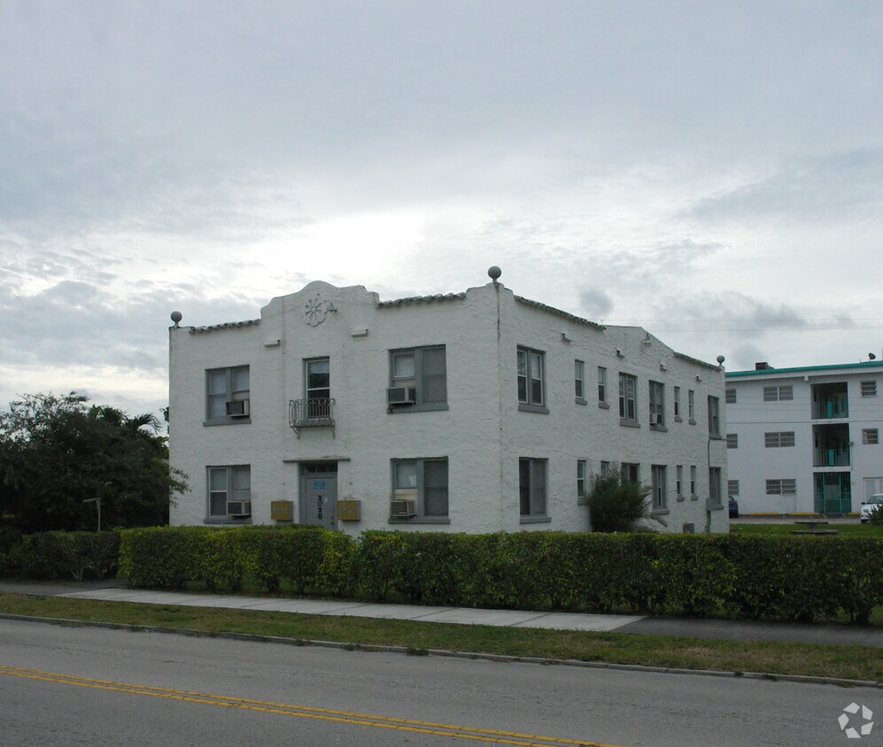 Primary Photo - 2020 Washington St