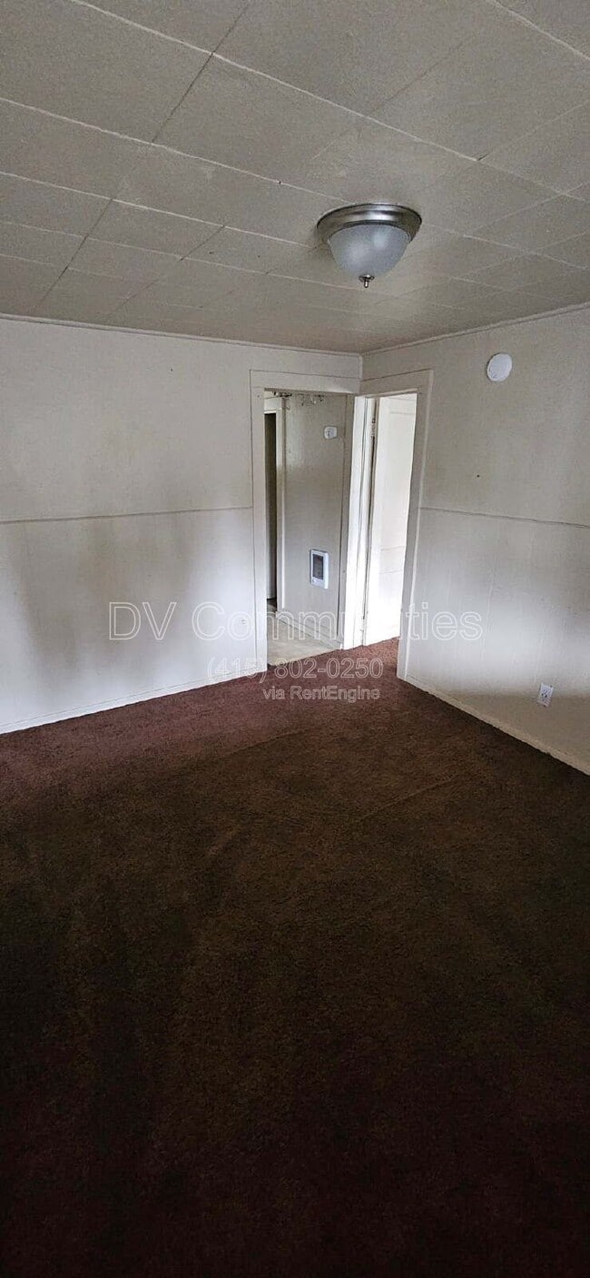 Building Photo - 47609 OR-58