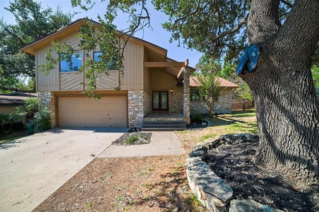 Foto del edificio - 7007 Danwood Dr