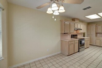 Building Photo - 4321 Holly Ridge Dr