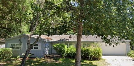 Building Photo - 1915 SW 42nd Ave