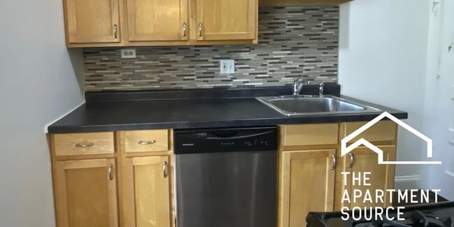 Photo - 1253 W Henderson St Apartment