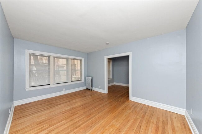 Building Photo - 5461 S Ingleside Ave