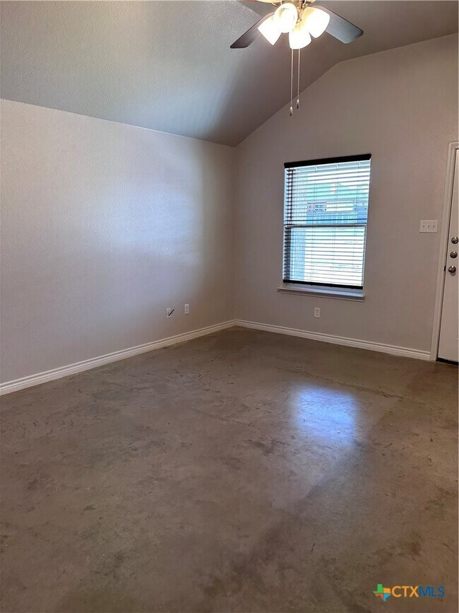 Foto del edificio - 1239 Liberation Ln