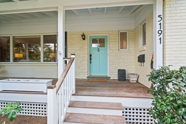 Photo - 5191 Linnean Terrace NW House