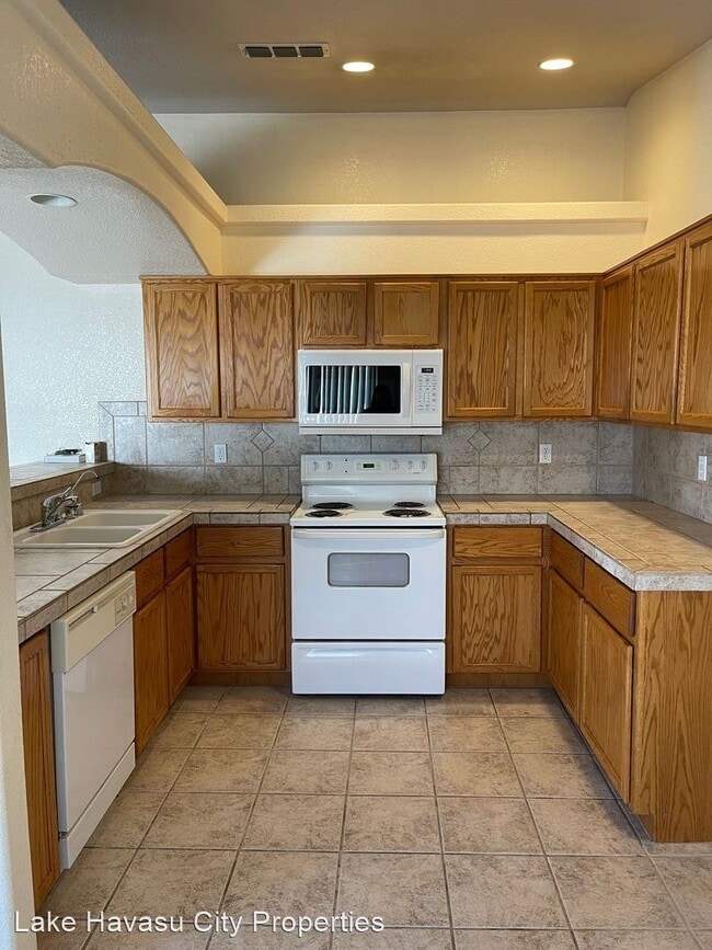 Building Photo - 3 br, 2 bath House - 3375 Fountain Palm Drive