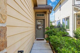 Building Photo - 323 Biltmore Loop