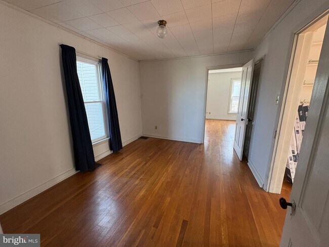 Foto del edificio - 50 E North St