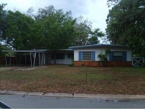 Building Photo - 14 S Hilltop Dr