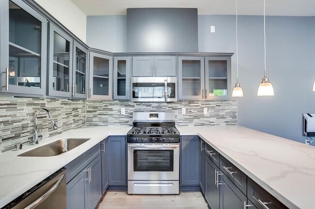 Building Photo - 3530 W Adams Blvd