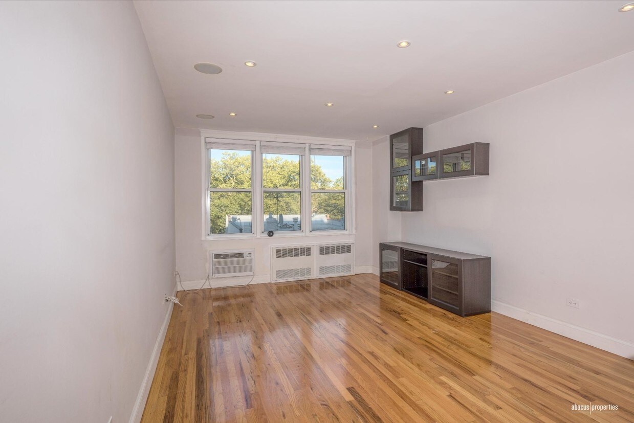 227 Ocean Pky, Brooklyn, NY 11218 Condo for Rent in Brooklyn, NY